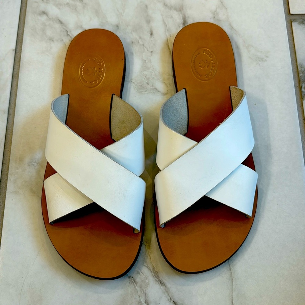 Brooks Brothers Red Fleece Soft Leather Sandals